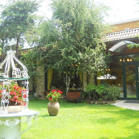 Hotel Il Rustichello Lonato Exterior foto