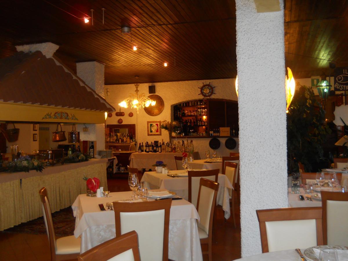 Hotel Il Rustichello Lonato Exterior foto